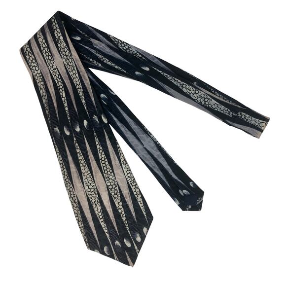 Abstract Diamond Pattern Tie - Picture 3 of 5
